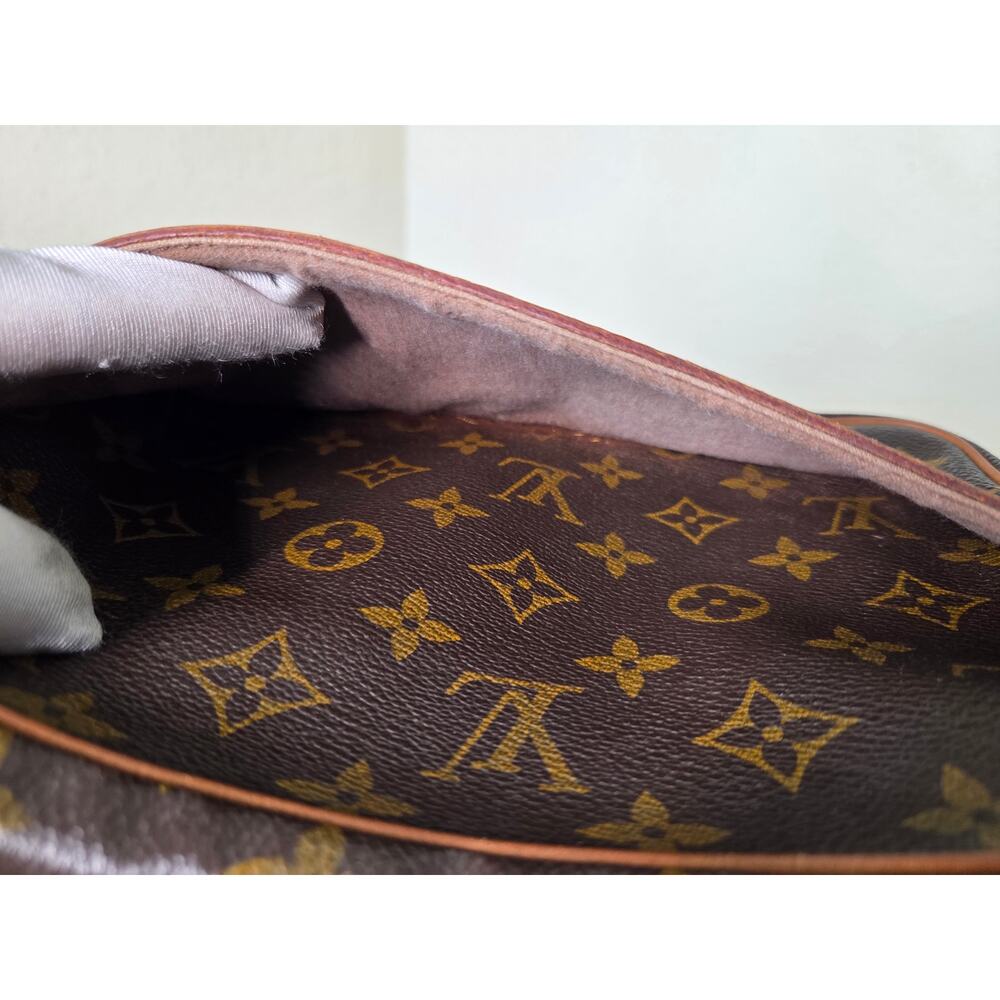 Louis Vuitton Monogram Toiletry Pouch PM Cosmetic Case AR0082 Made in France LV - Picture 9 of 15